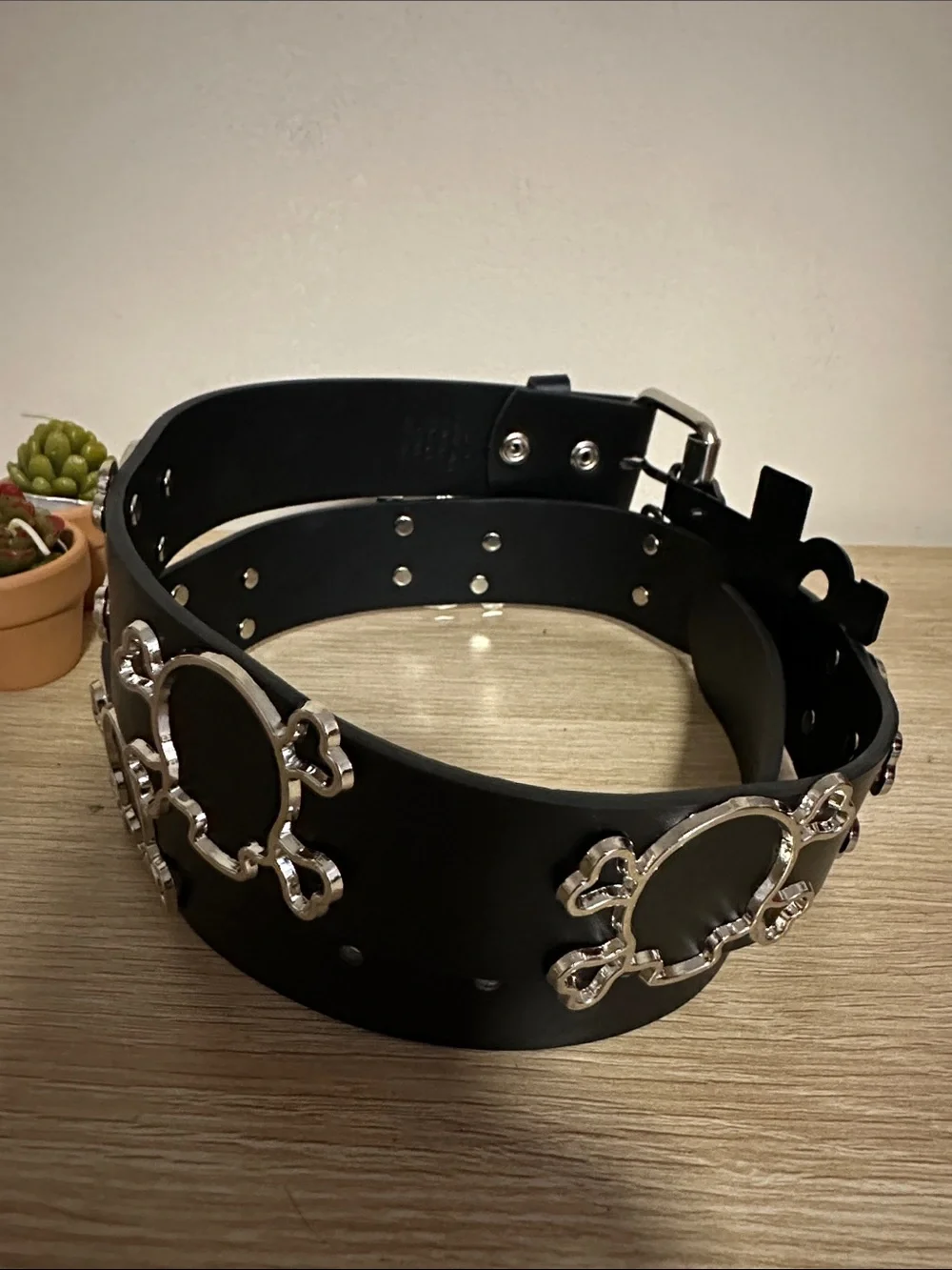 Hot Topic Black Faux Leather Skull & Crossbones Belt Size L NWOT